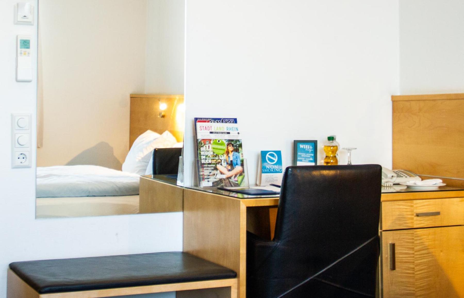Hotel-Restaurant Steuermann Karlsruhe Eksteriør bilde